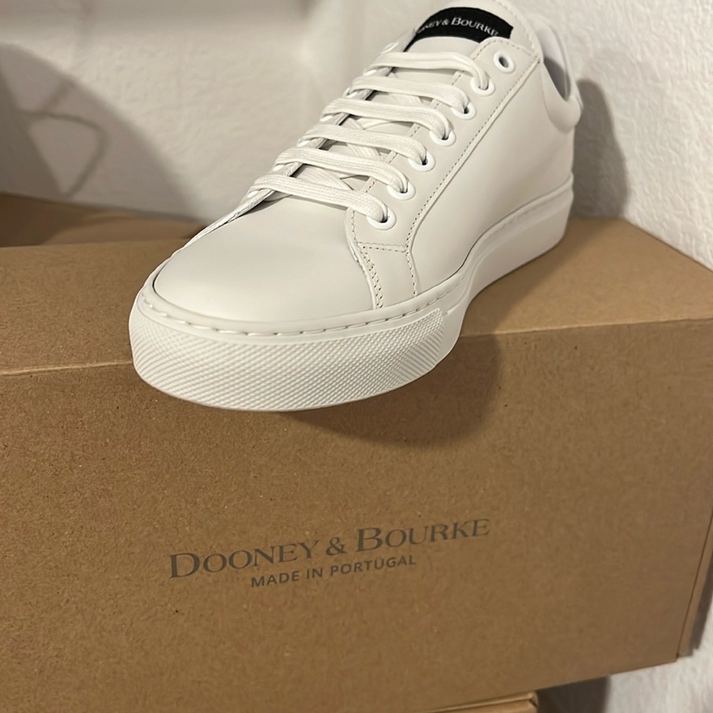 Dooney and Bourke women’s classics lace up